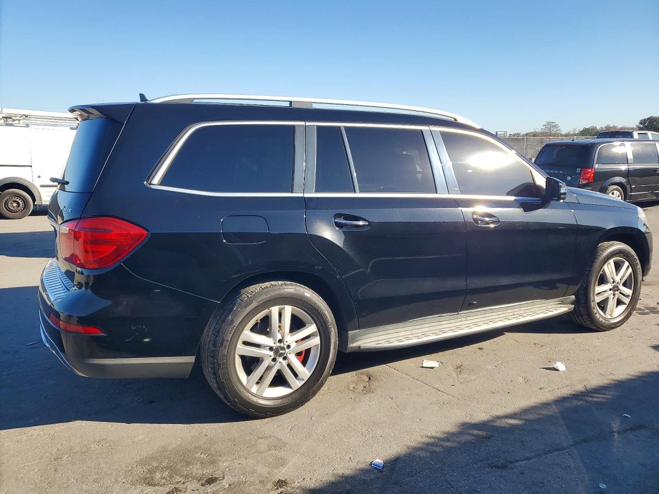 2015 MERCEDES-BENZ Gl-class VIN 4JGDF6EE6FA465002 photo 3