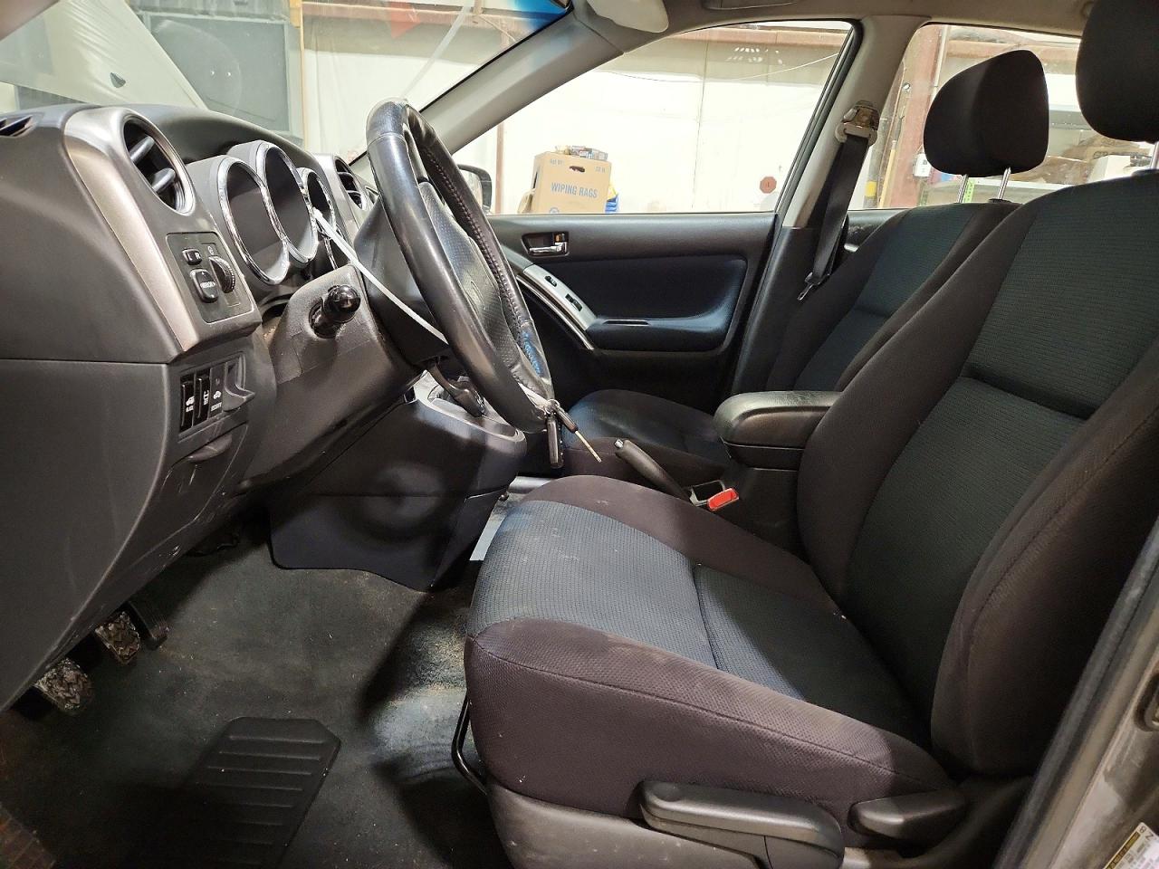 2006 Toyota Matrix VIN 2T1KR32EX6C563029 photo 7