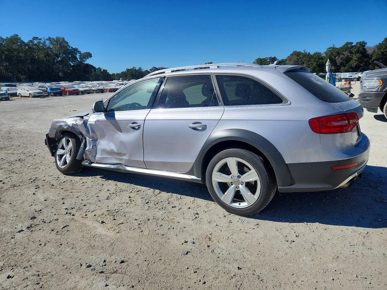 2016 Audi A4 allroad VIN WA1UFAFL6GA000445 photo 2