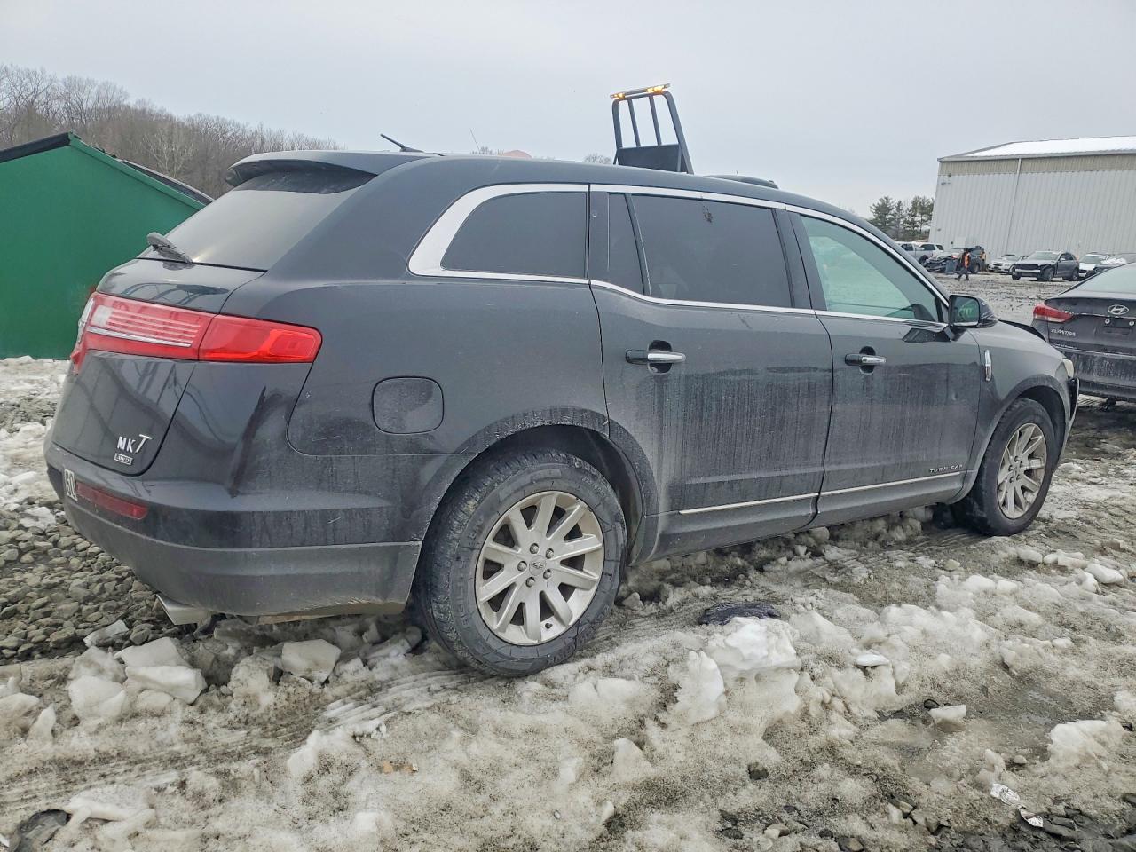 2015 Lincoln Mkt VIN 2LMHJ5NK6FBL00544 photo 3