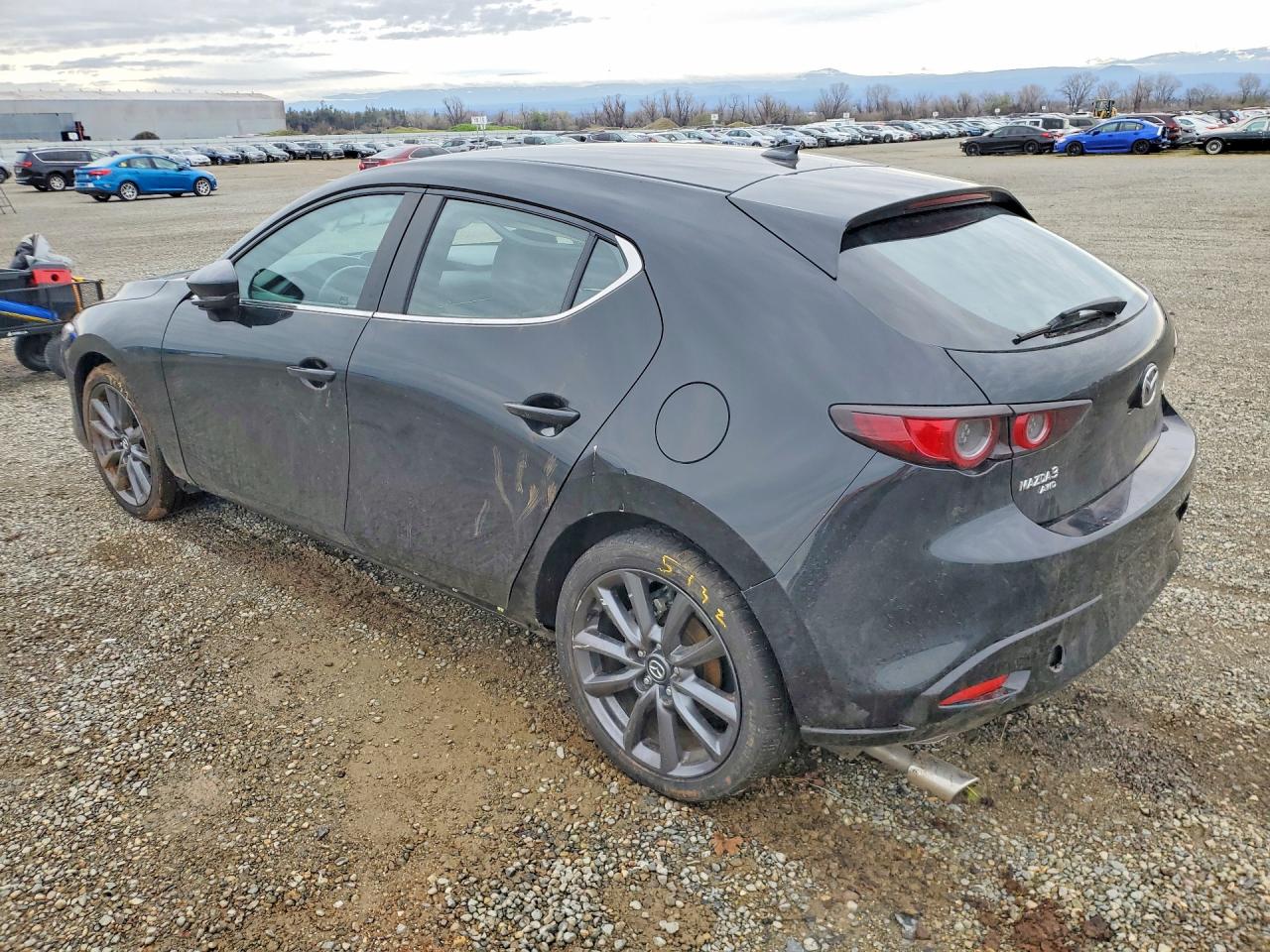 2020 Mazda 3 VIN JM1BPBMM3L1160899 photo 2