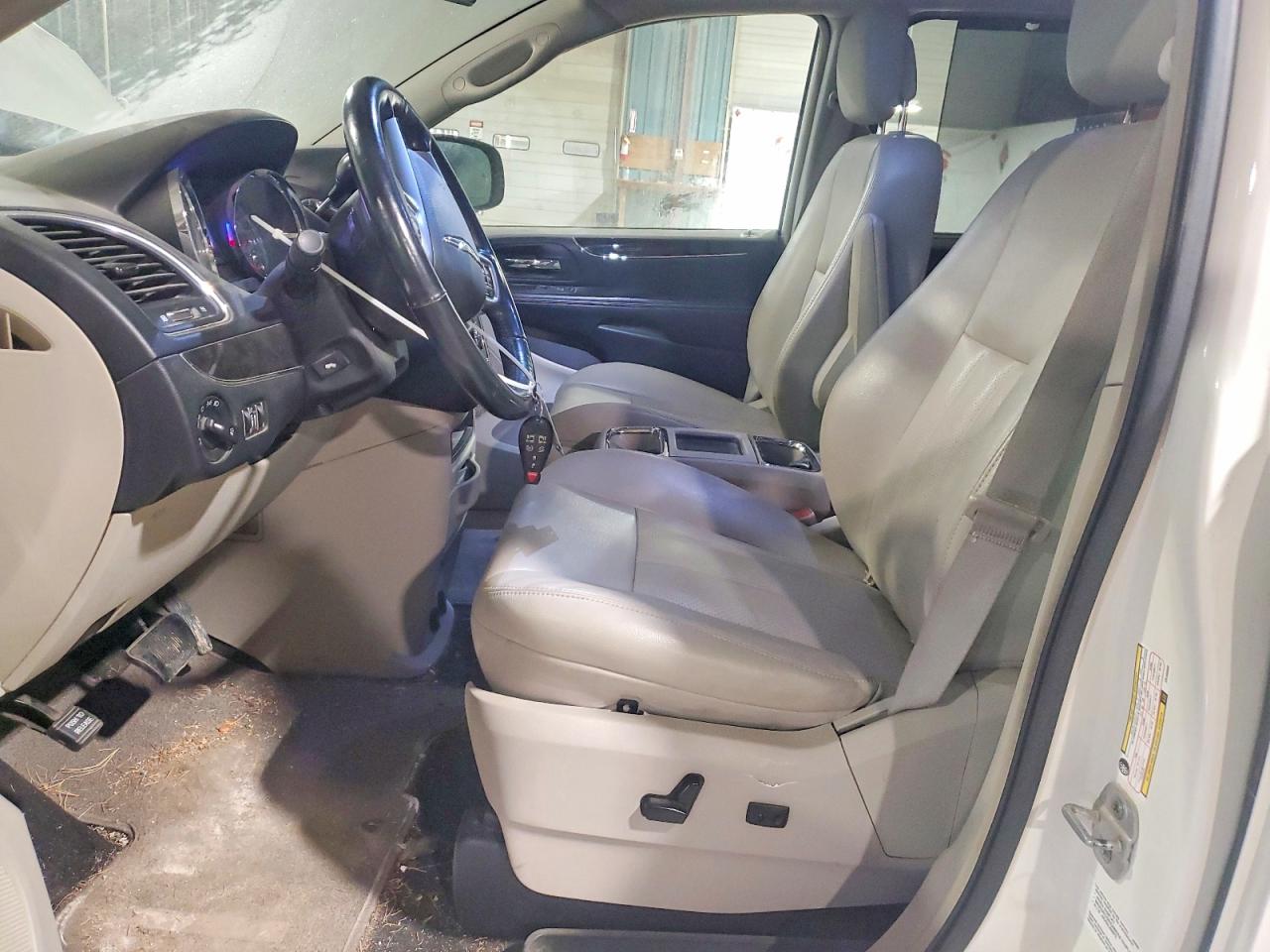 2012 Chrysler Minivan VIN 2C4RC1CGXCR106009 photo 7