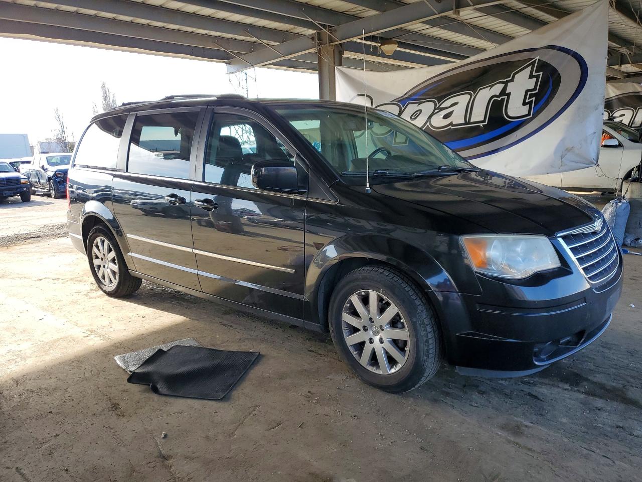 2010 Chrysler Minivan VIN 2A4RR8DX6AR376917 photo 4