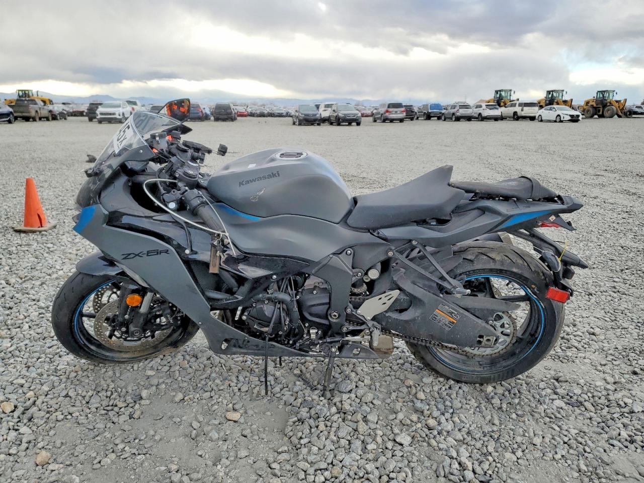 2025 Kawasaki Ninja 600 VIN JKBZXJJ19SA027023 photo 3