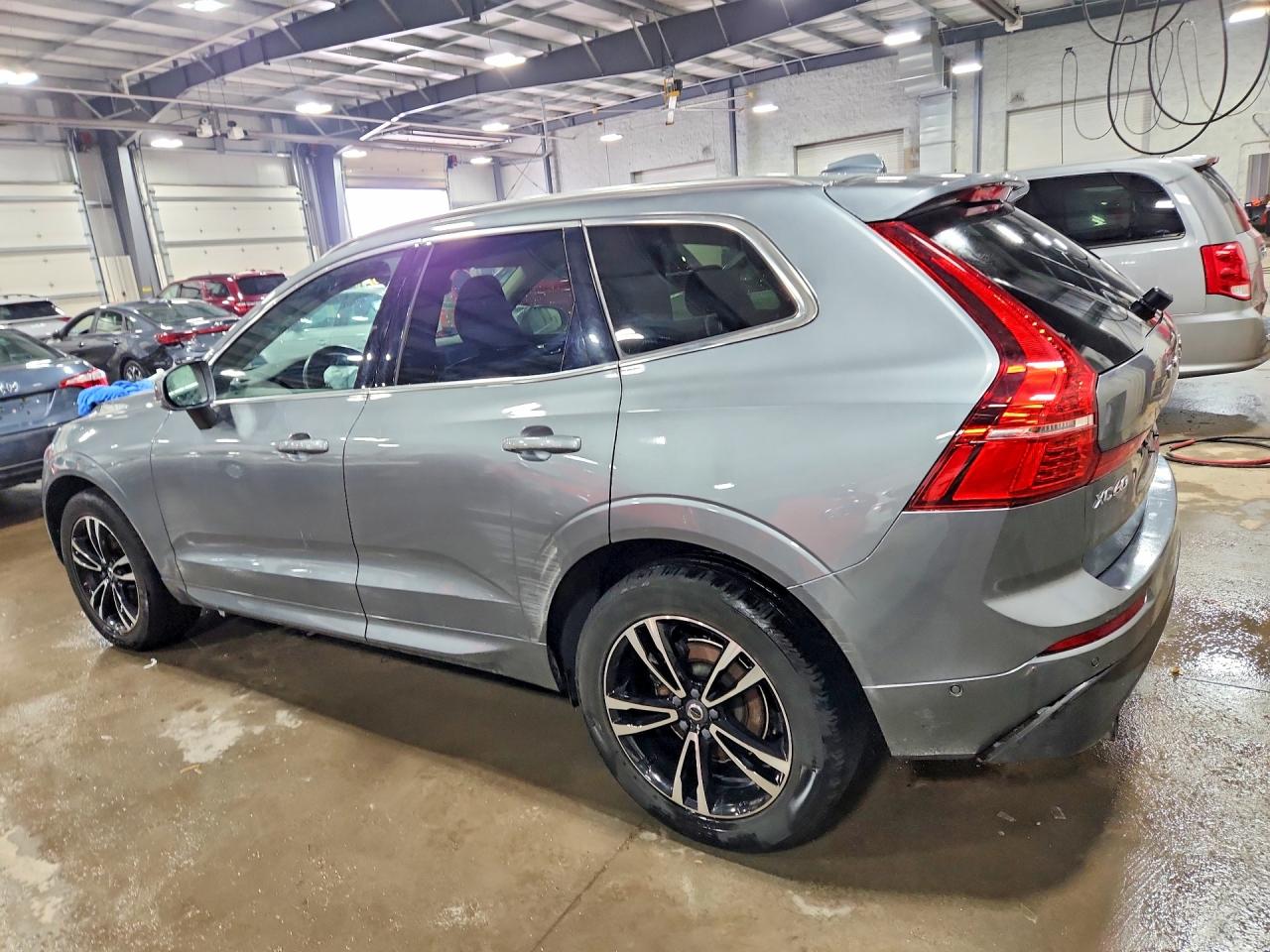 2019 Volvo Xc60 VIN LYV102RK9KB191668 photo 2