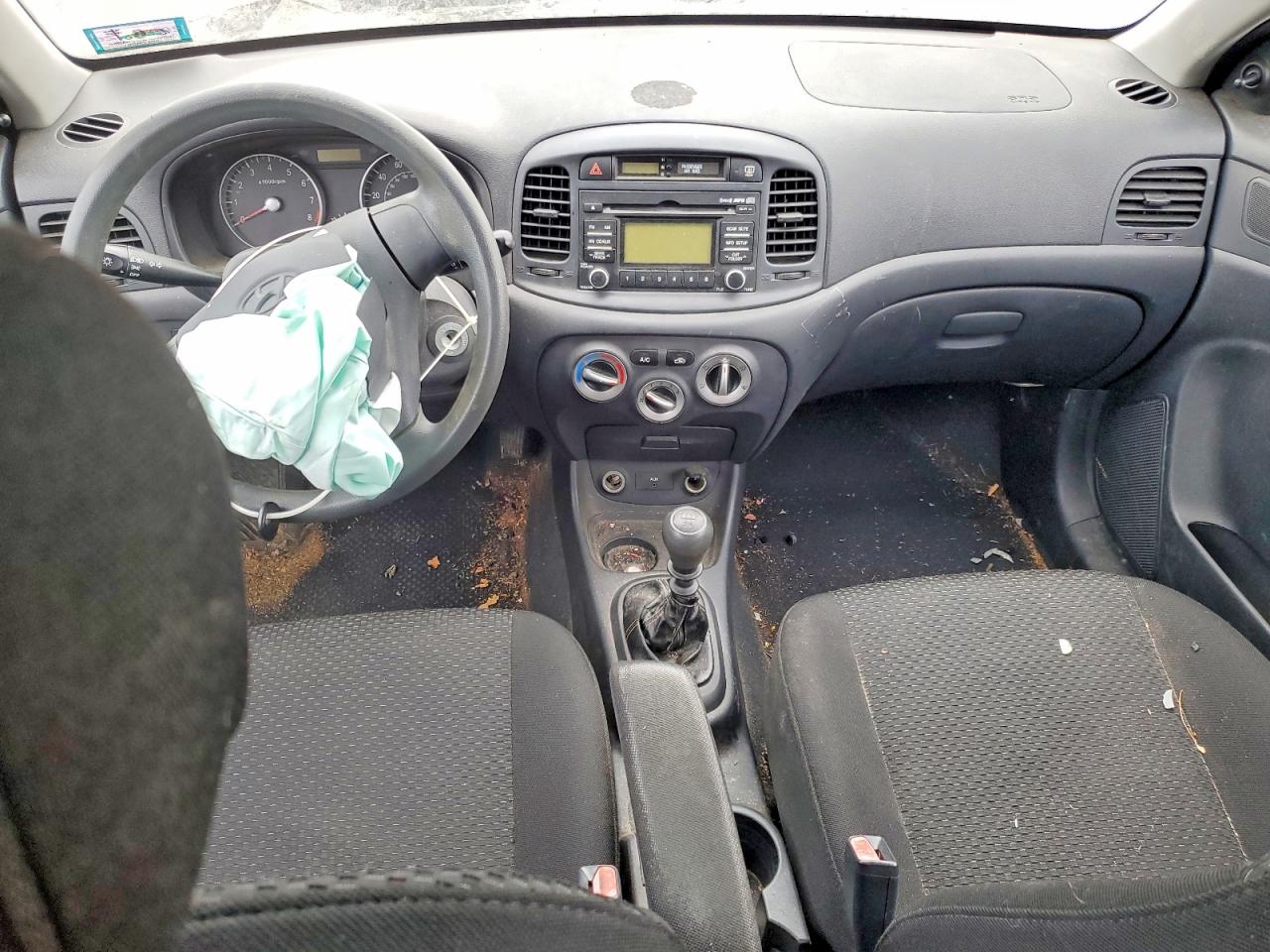 2009 Hyundai Accent VIN KMHCM36C09U120161 photo 8