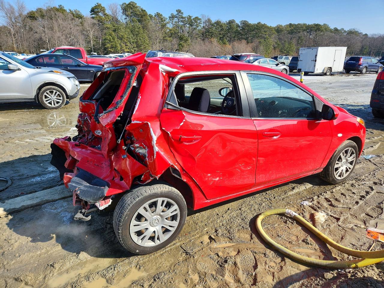 2014 Mazda Mazda2 VIN JM1DE1KZ7E0177737 photo 3