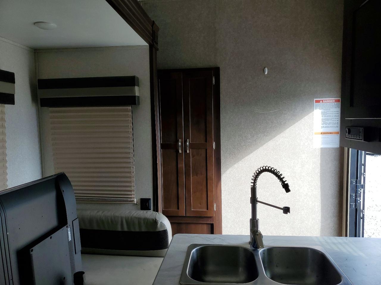 2018 JAYCO Rv trailer VIN 1UJCJSBU7J18A0050 photo 5