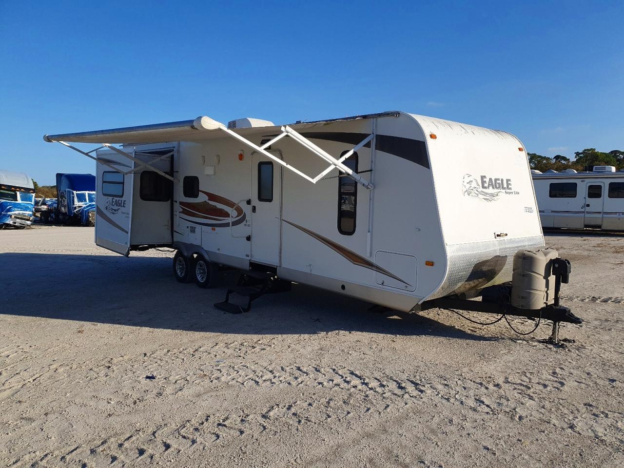 2011 JAYCO Travel tra VIN 1UJBJ0BR3B1DL0068 photo 1