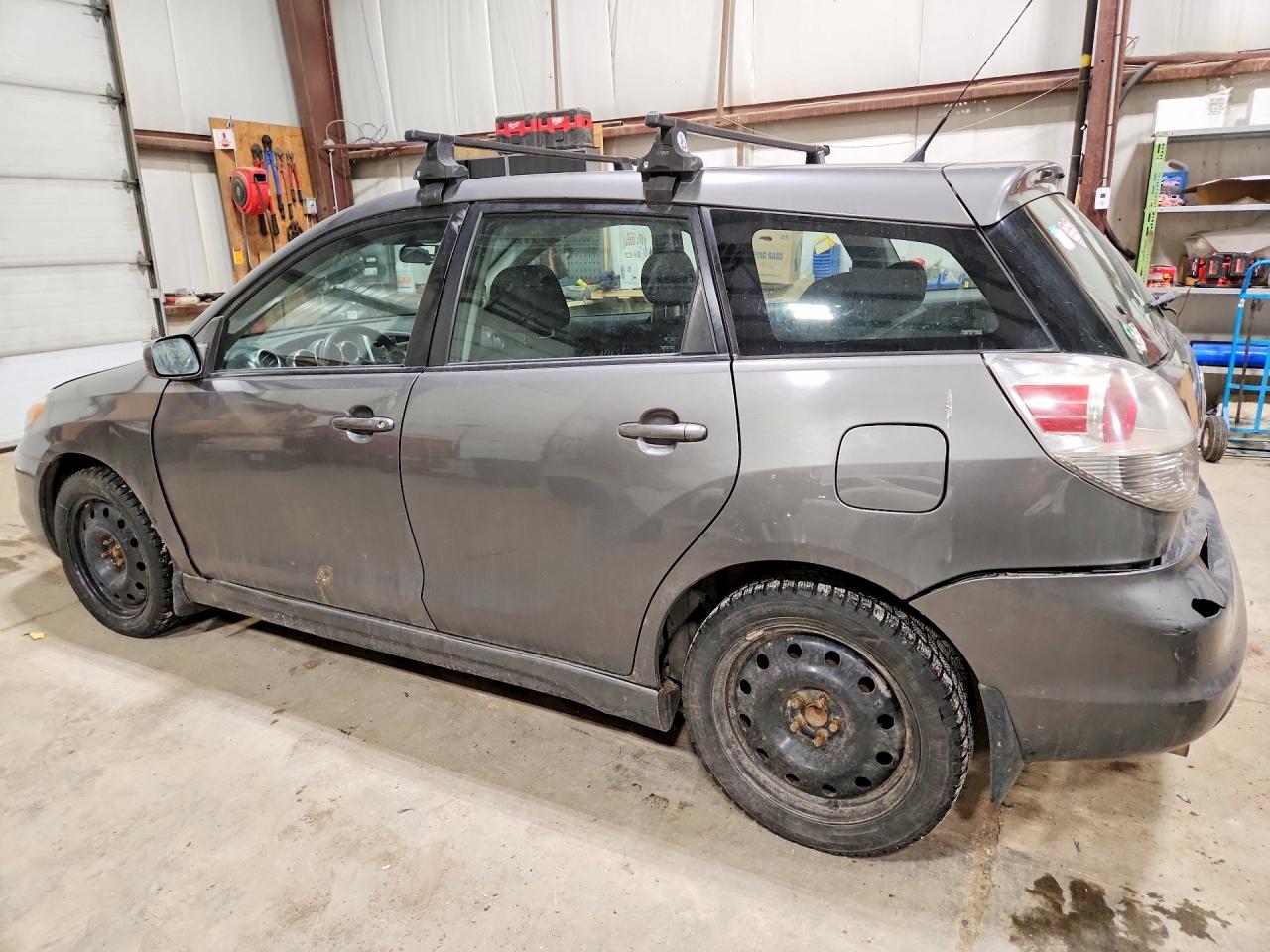 2006 Toyota Matrix VIN 2T1KR32EX6C563029 photo 2