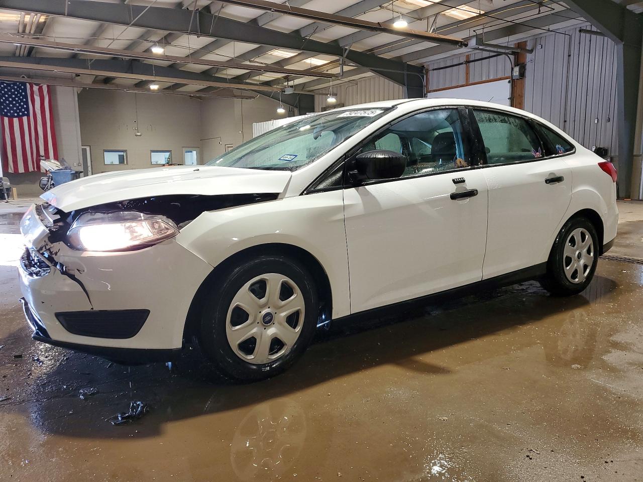 2016 Ford Focus VIN 1FADP3E24GL362050 photo 1