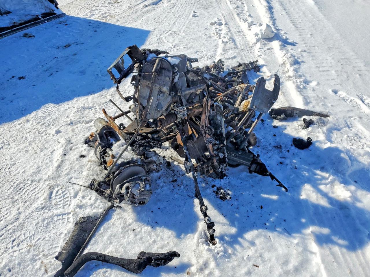 2000 ARCC Snowmobile VIN 4UF00SNW2YP209141 photo 3