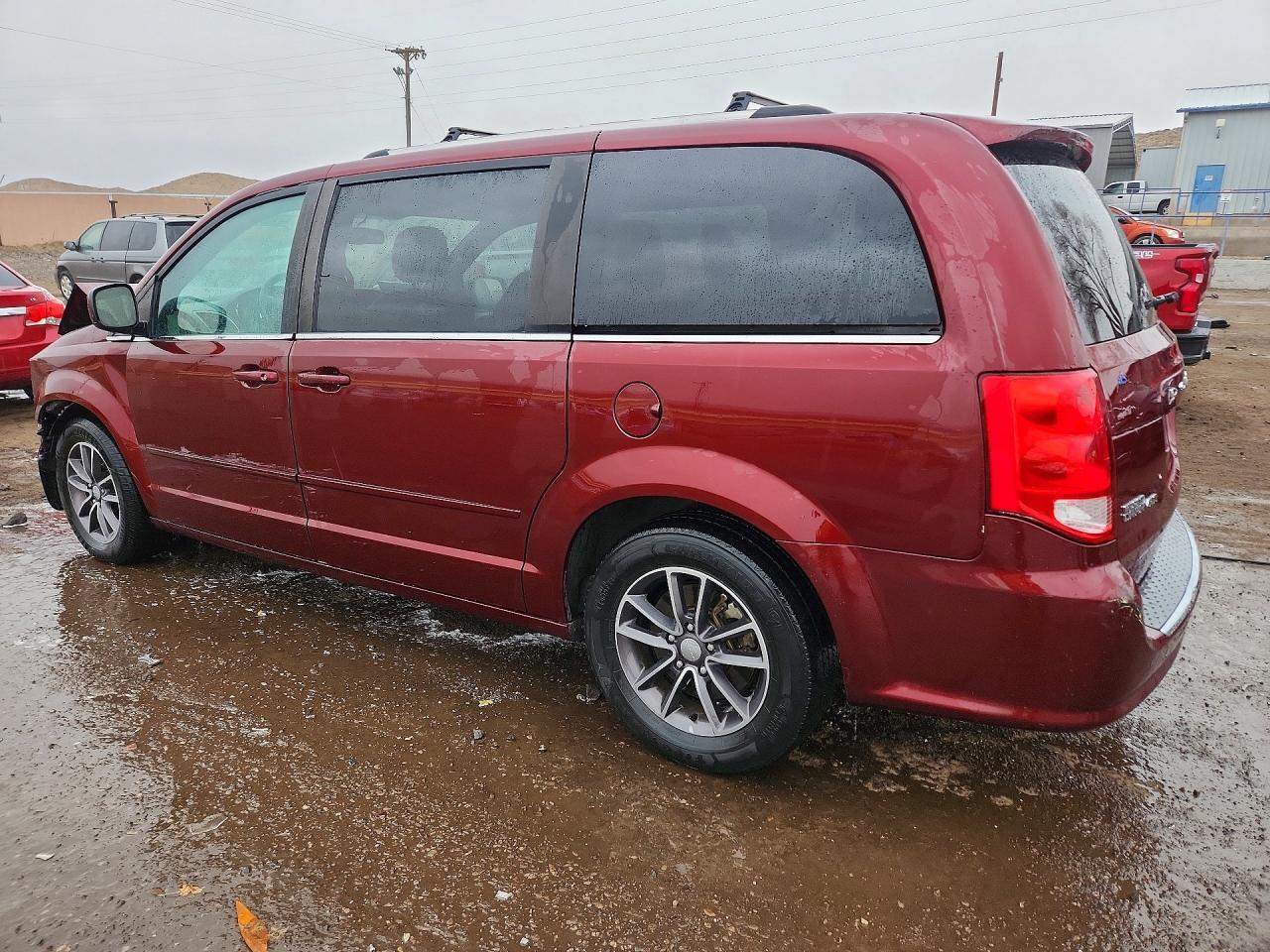 2017 Dodge Caravan VIN 2C4RDGCG6HR808609 photo 2