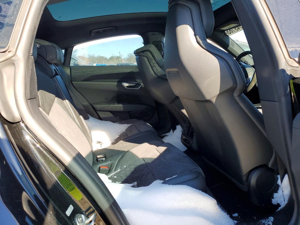 2022 Audi E-tron gt VIN WAUCJBFW2N7008050 photo 10