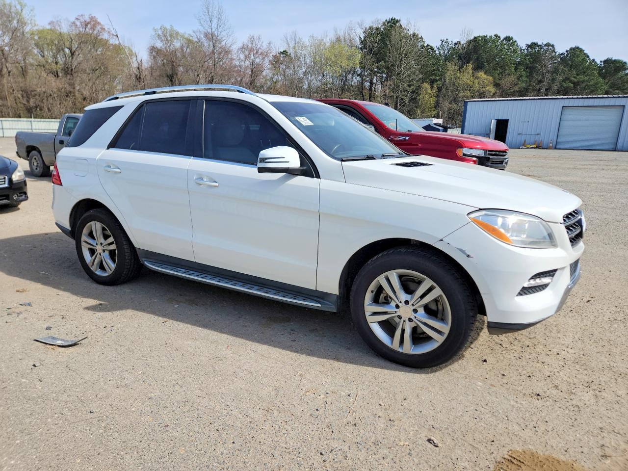 2015 Mercedes-Benz M-class VIN 4JGDA5JB6FA556582 photo 4