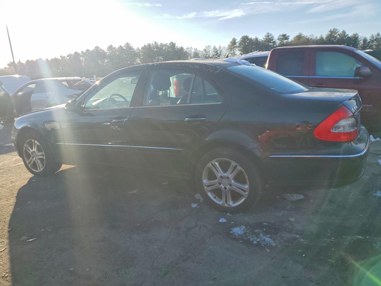 2007 MERCEDES-BENZ E-class VIN WDBUF87X57X216055 photo 2