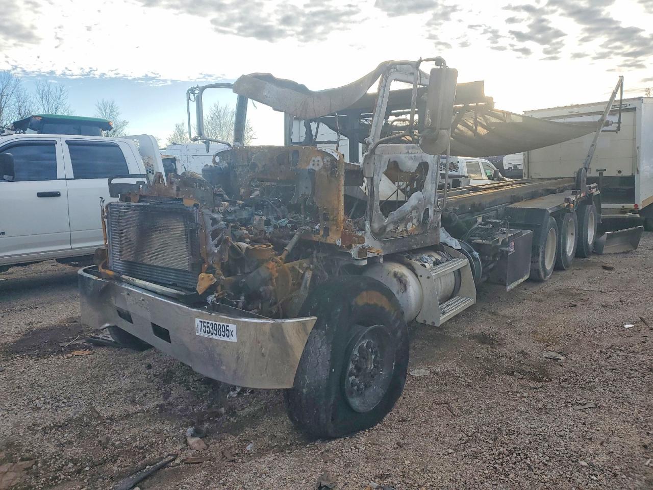 2012 PETERBILT All models VIN 2NP3LN0X8CM171139 photo 2