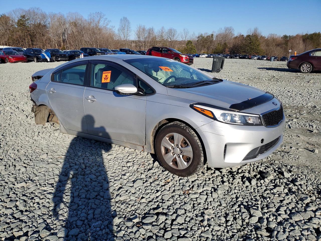 2018 Kia Forte VIN 3KPFL4A70JE193120 photo 4