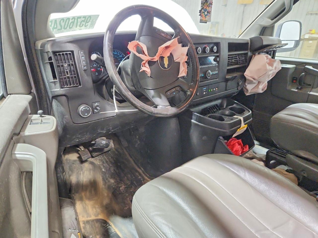 2023 Chevrolet Express VIN 1GCWGAFP0P1259348 photo 8
