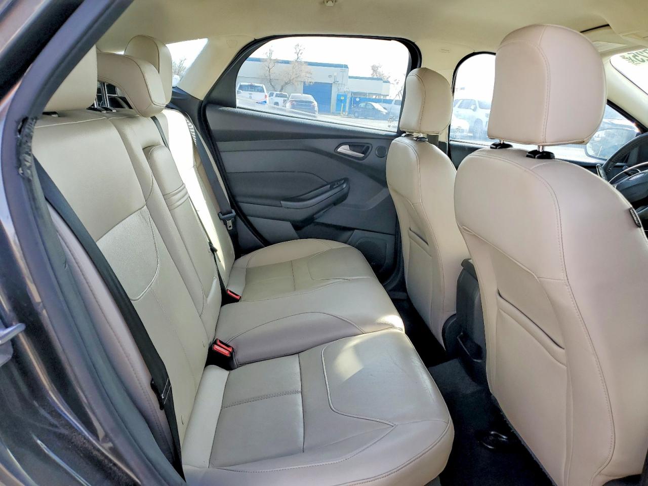 2015 Ford Focus VIN 1FADP3N20FL323664 photo 10