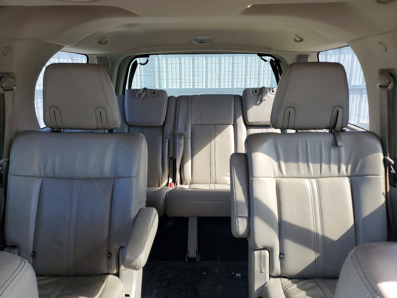 2017 Lincoln Navigator VIN 5LMJJ2JT2HEL04105 photo 10