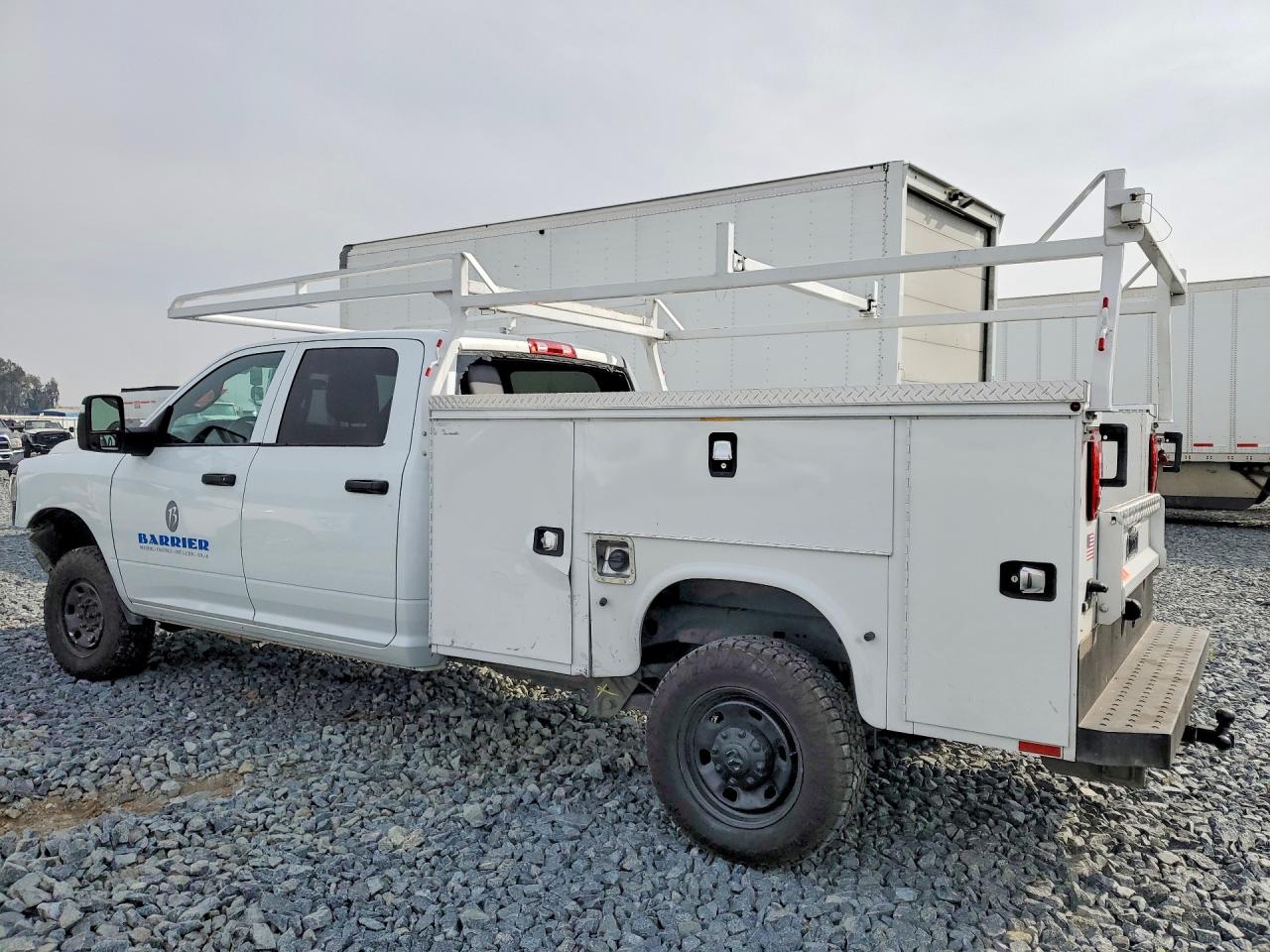 2024 Ram All models VIN 3C6UR5HJXRG180198 photo 2
