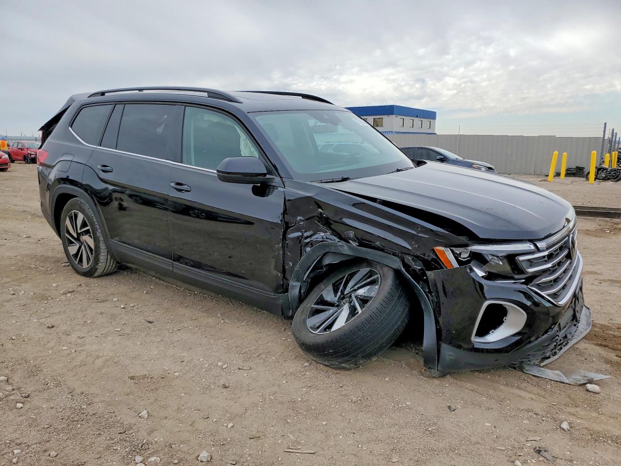 2025 Volkswagen Atlas VIN 1V2KR2CA9SC527744 photo 4