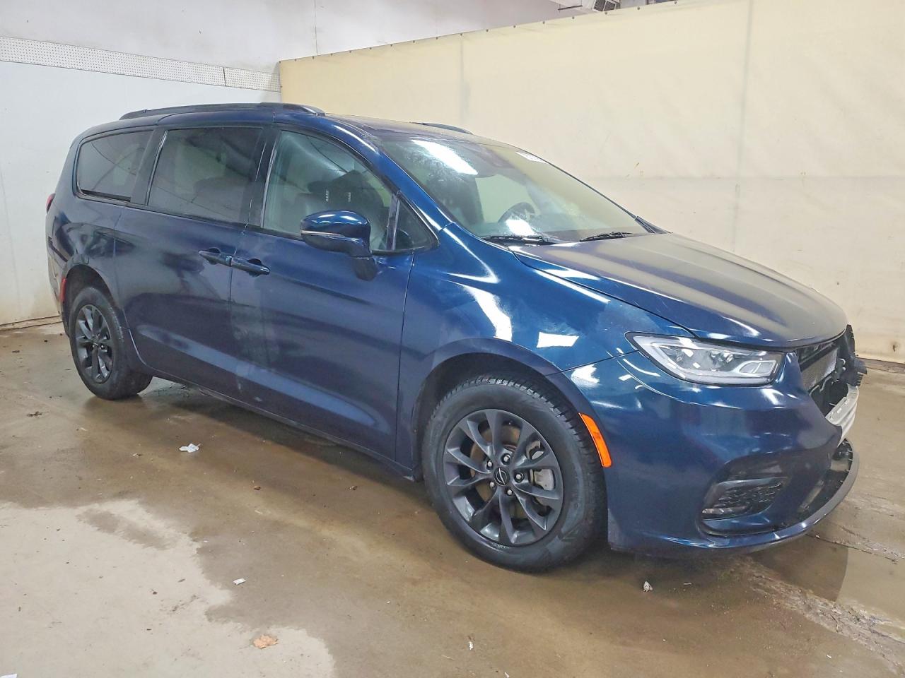 2021 Chrysler Pacifica VIN 2C4RC3BG6MR606568 photo 4