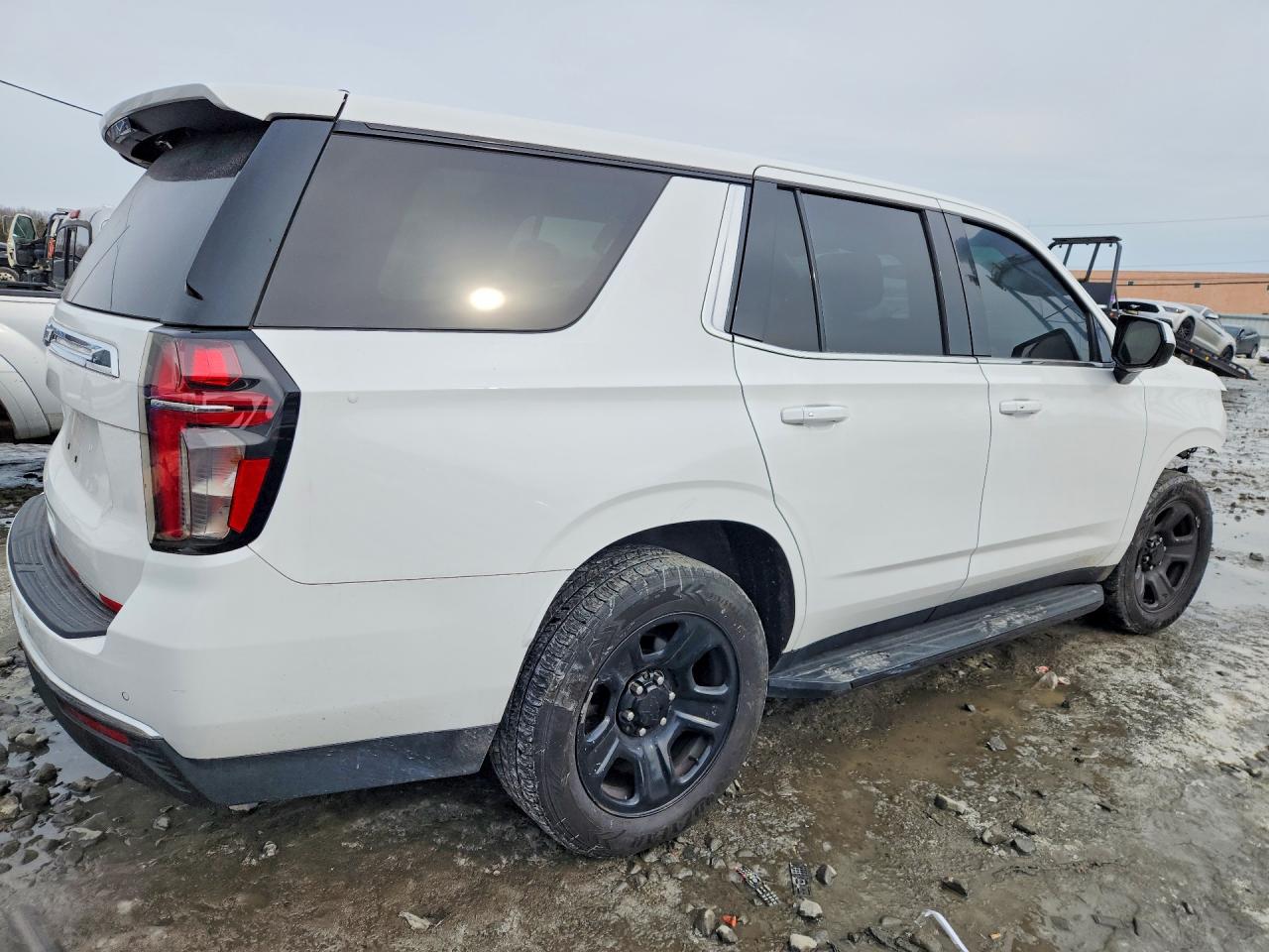 2022 Chevrolet Tahoe VIN 1GNSCLED1NR170374 photo 3