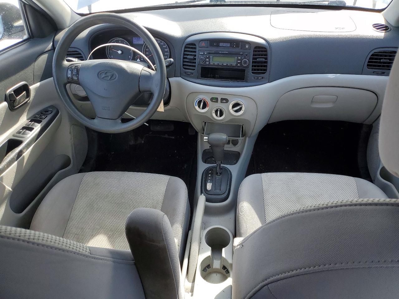 2010 Hyundai Accent VIN KMHCN4BC1AU535180 photo 8