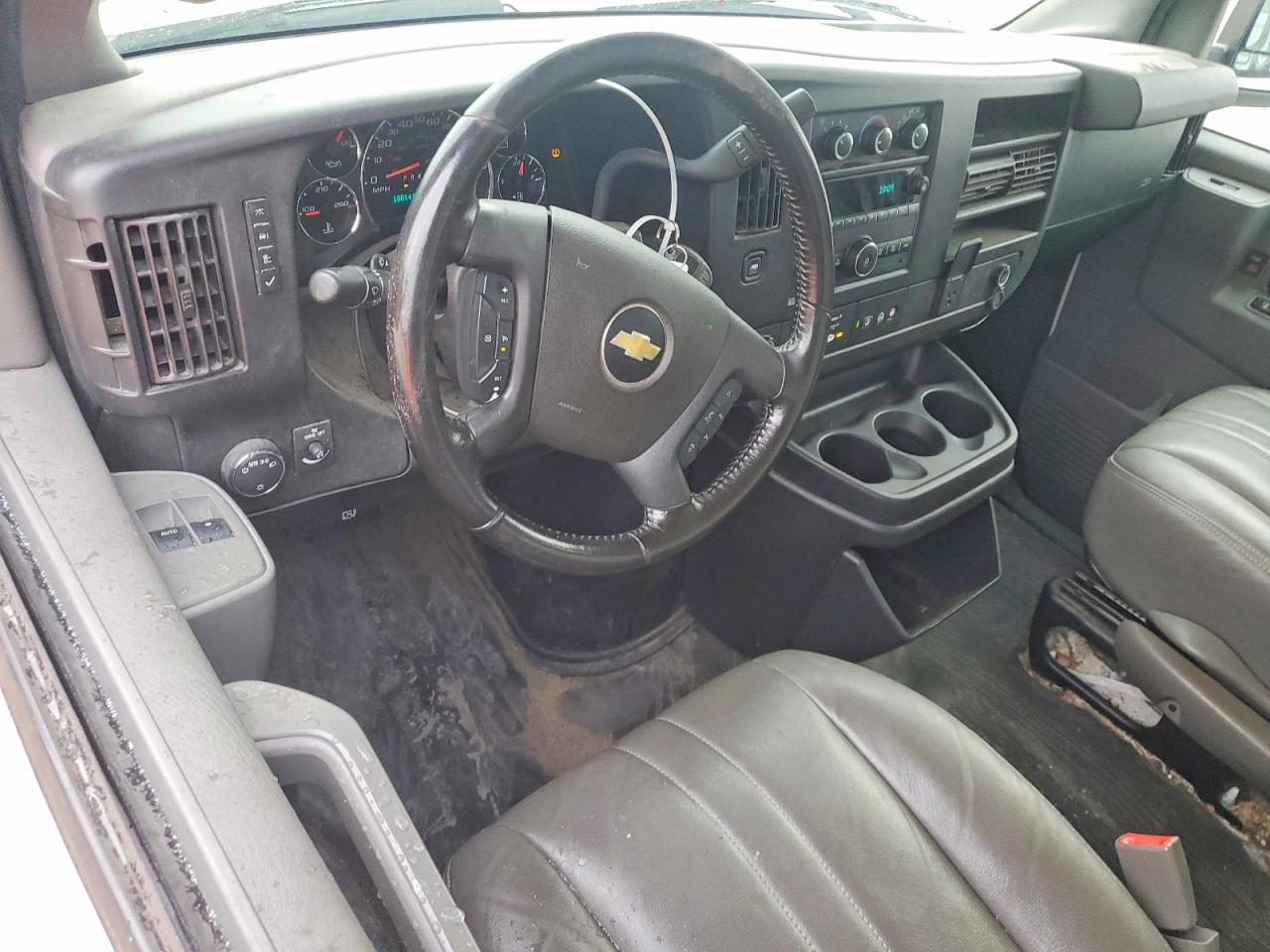 2021 Chevrolet Express VIN 1GCWGAFP2M1302258 photo 8