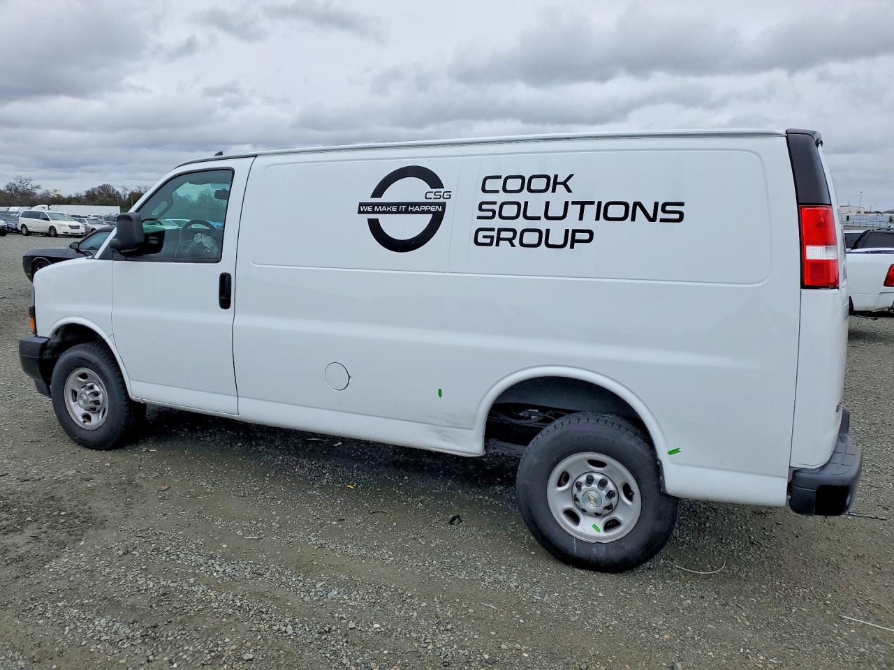 2023 CHEV Express VIN 1GCWGAFP1P1213575 photo 2