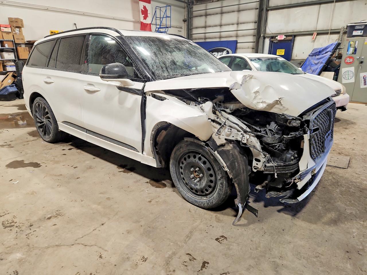2025 Lincoln Aviator VIN 5LM5J7XC8SGL16079 photo 4