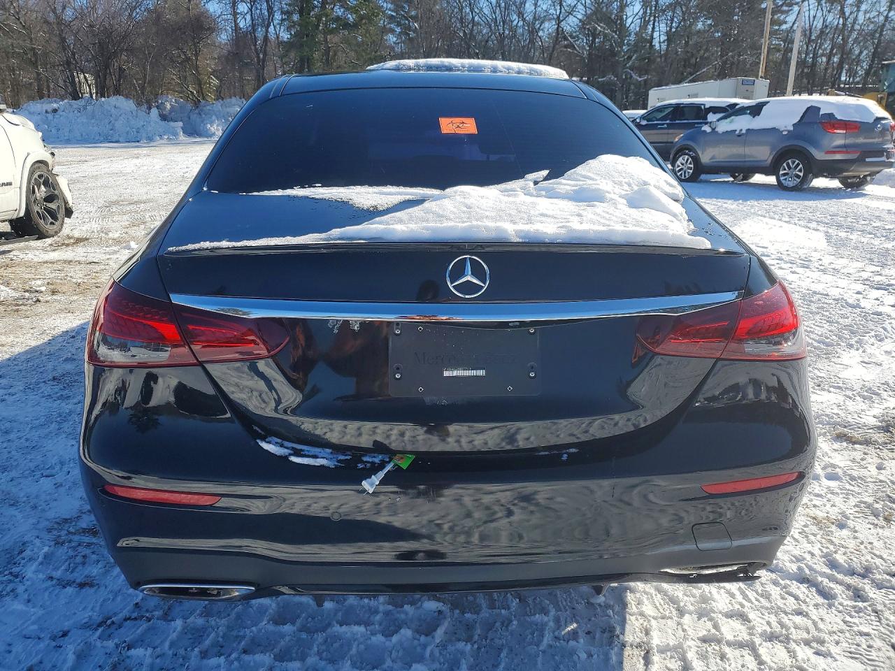 2022 Mercedes-Benz E-class VIN W1KZF8DB7NB072315 photo 6