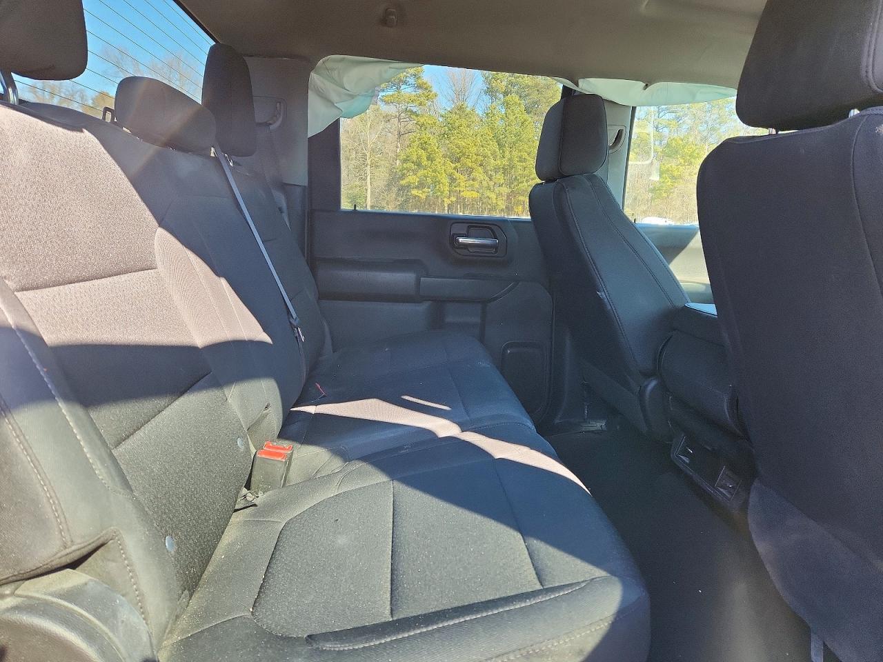 2022 Chevrolet All models VIN 1GC4YLE78NF363538 photo 10