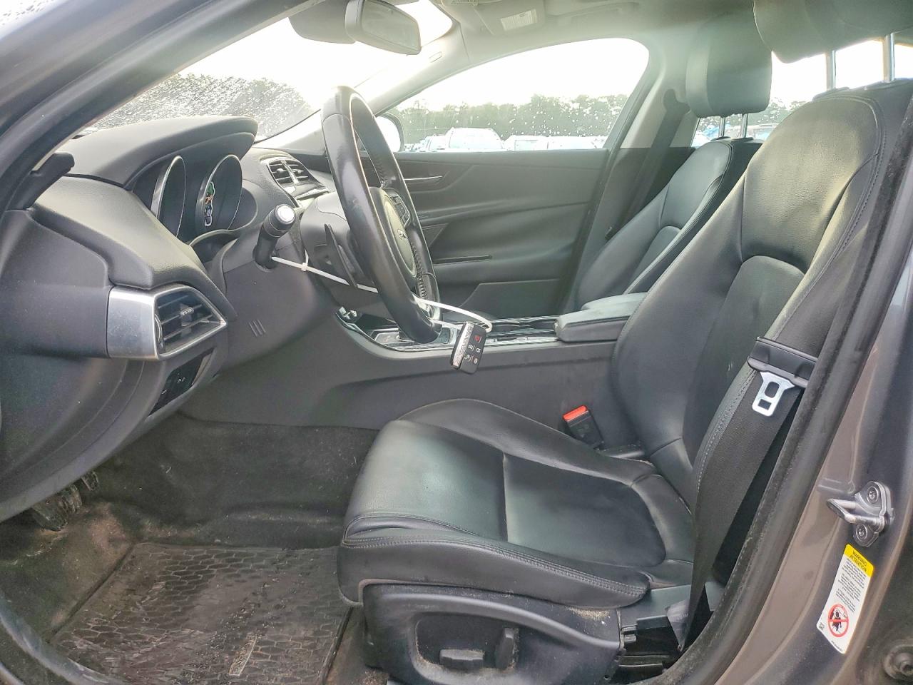 2017 Jaguar Xe VIN SAJAD4BG2HA961099 photo 7
