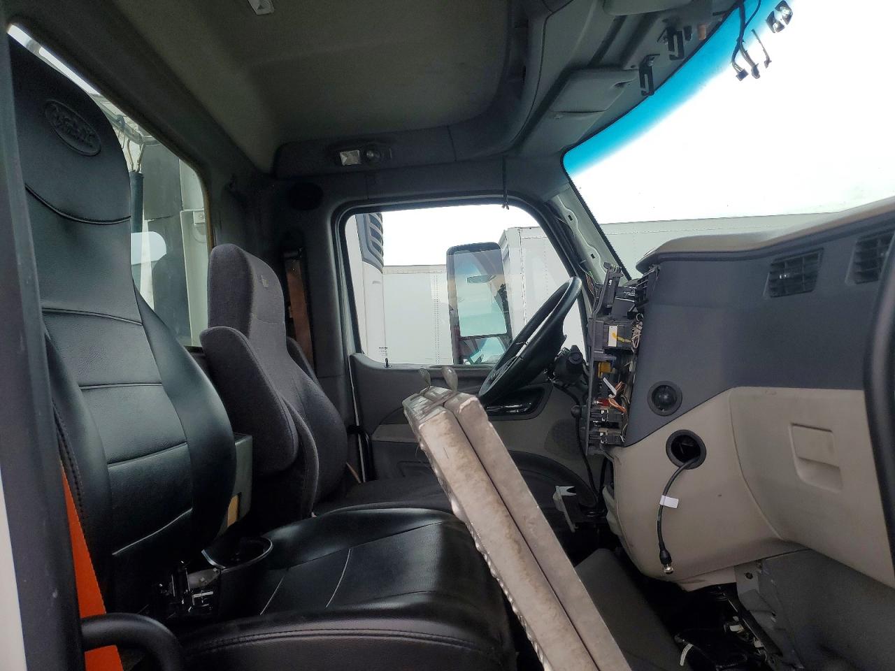 2019 PETERBILT All models VIN 1XPBA48X7KD478604 photo 5