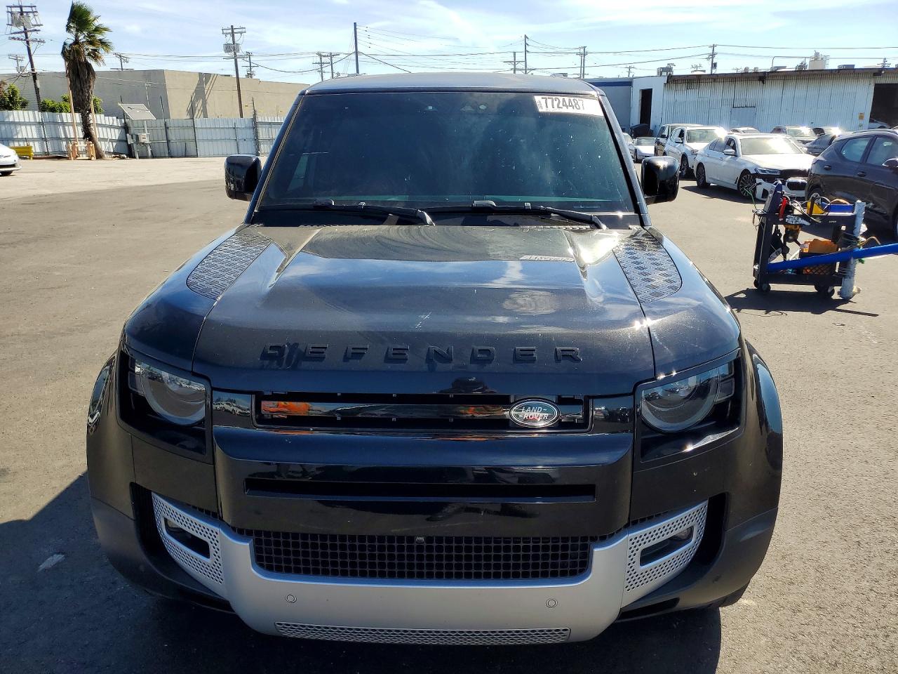 2025 Land Defender VIN SALEJ7EX3S2358808 photo 5