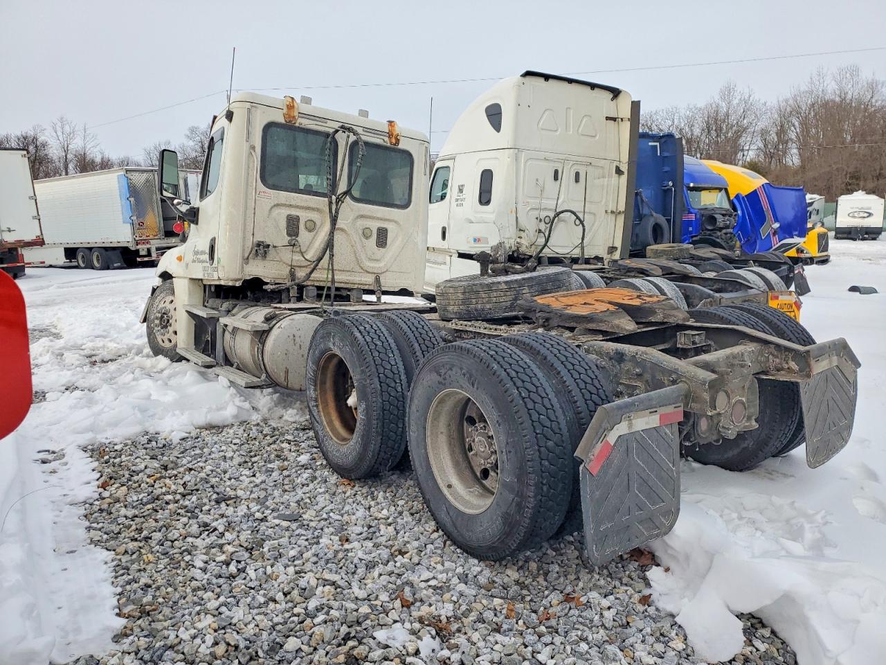 2013 FREIGHTLINER All other VIN 1FUJGEBG7DLFD1036 photo 3
