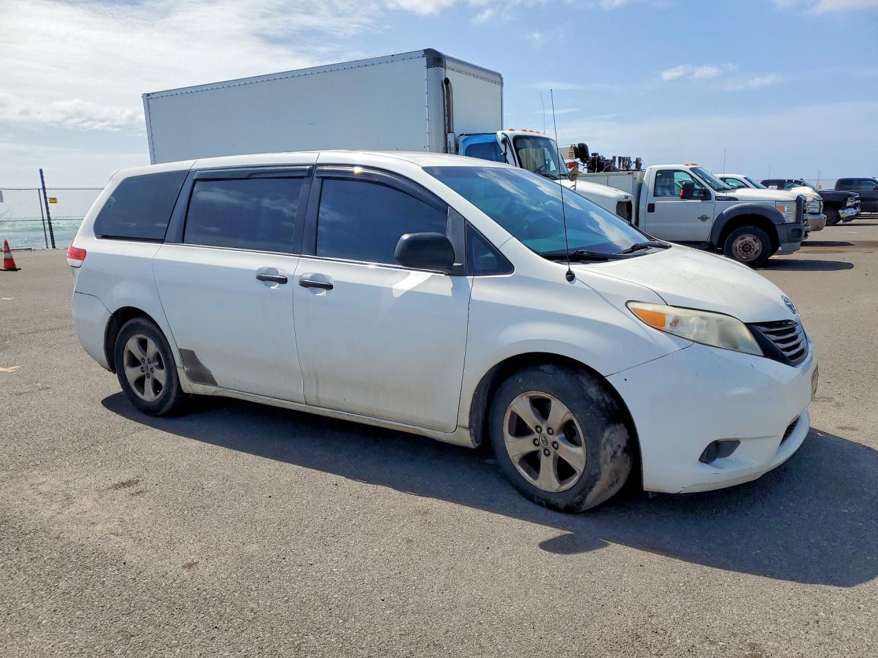 2014 Toyota All models VIN 5TDZK3DC5ES420851 photo 4