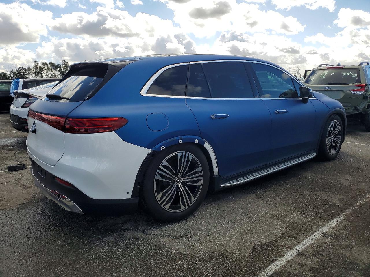 2024 Mercedes Eqs suv 45 VIN 4JGDM2EB2RA032446 photo 3