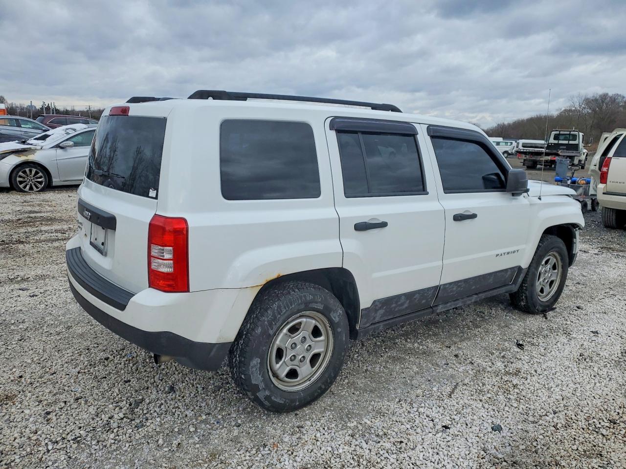 2016 Jeep Patriot VIN 1C4NJRBB7GD619543 photo 3