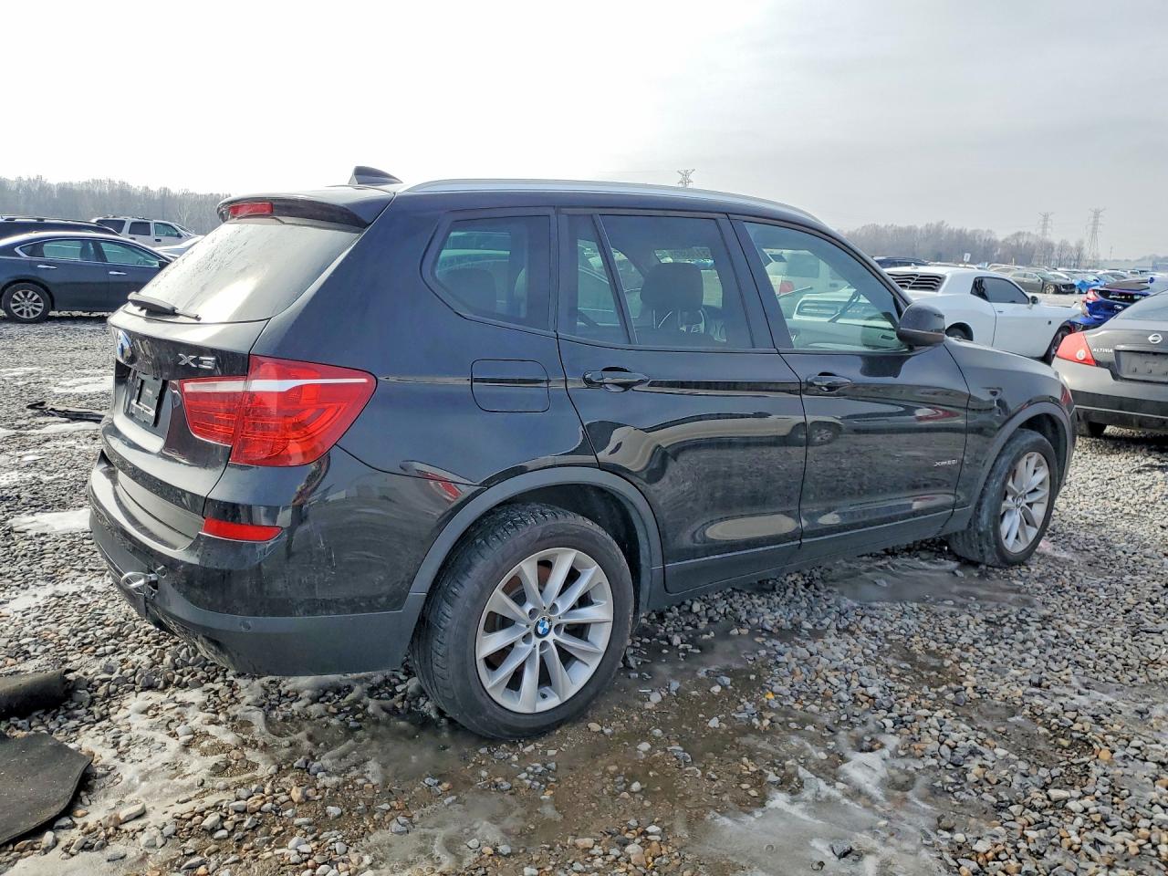 2017 BMW X3 VIN 5UXWX9C34H0T25499 photo 3