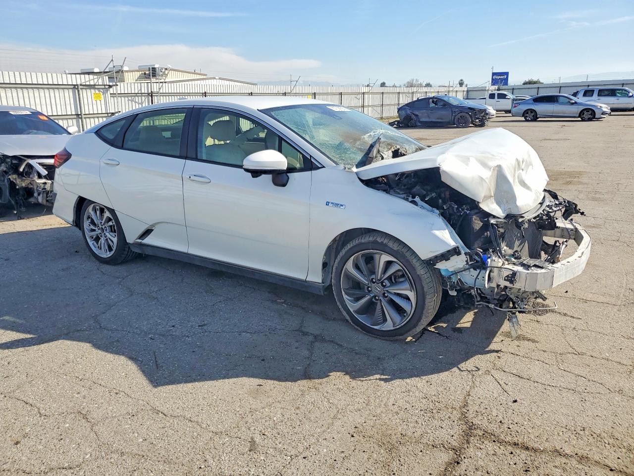 2020 Honda Clarity VIN JHMZC5F18LC001474 photo 4