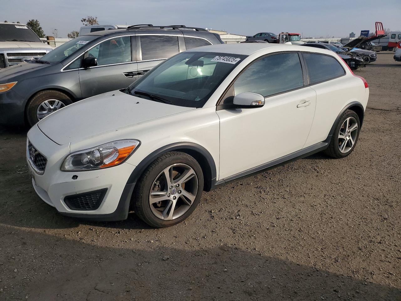2013 Volvo C30 VIN YV1672MK3D2309706 photo 1