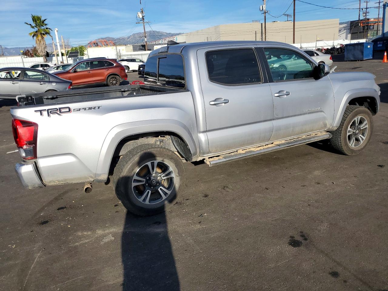 2018 Toyota Tacoma VIN 3TMAZ5CN3JM068077 photo 3