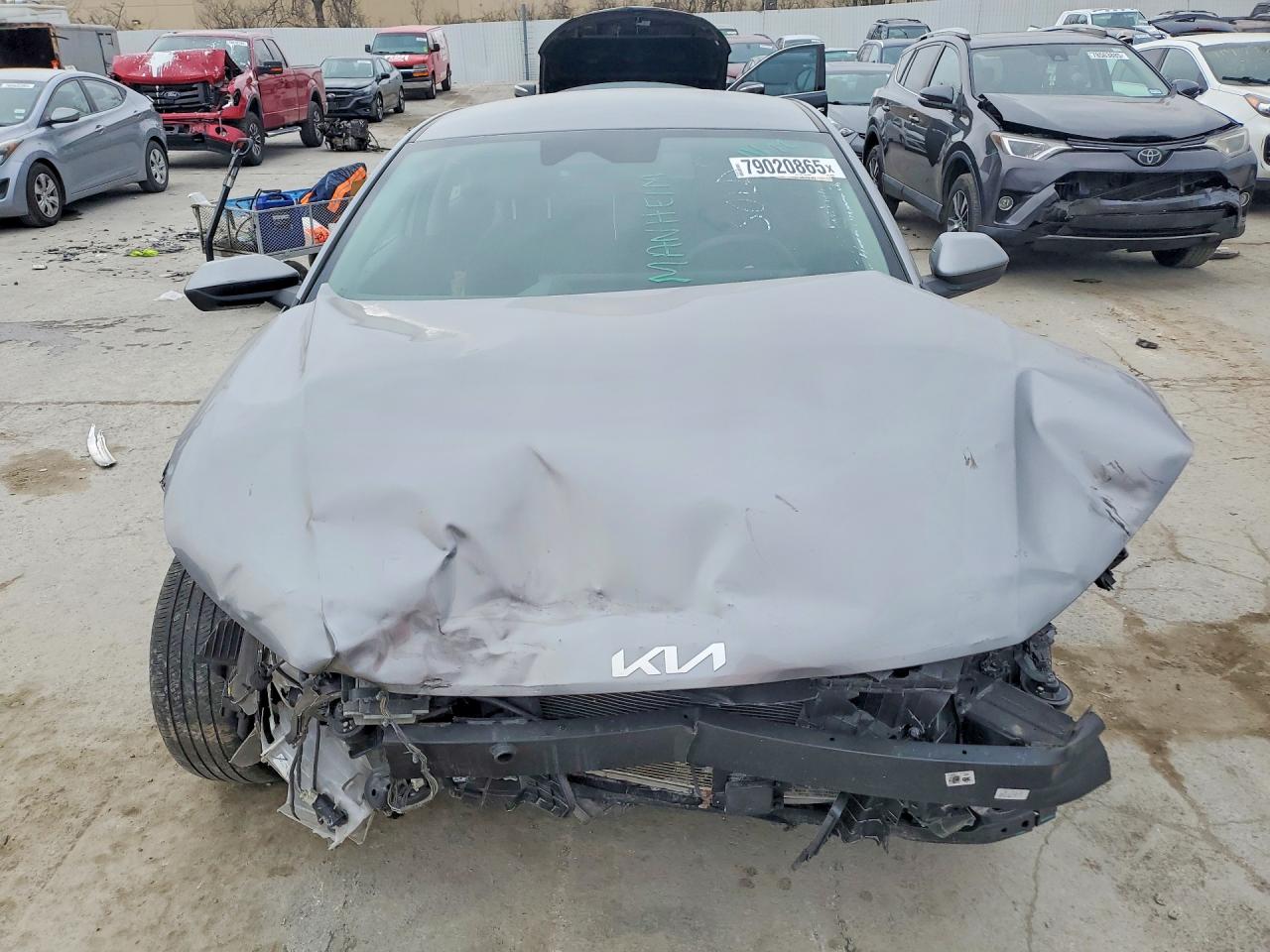 2025 Kia All other VIN 3KPFT4DE4SE039067 photo 5