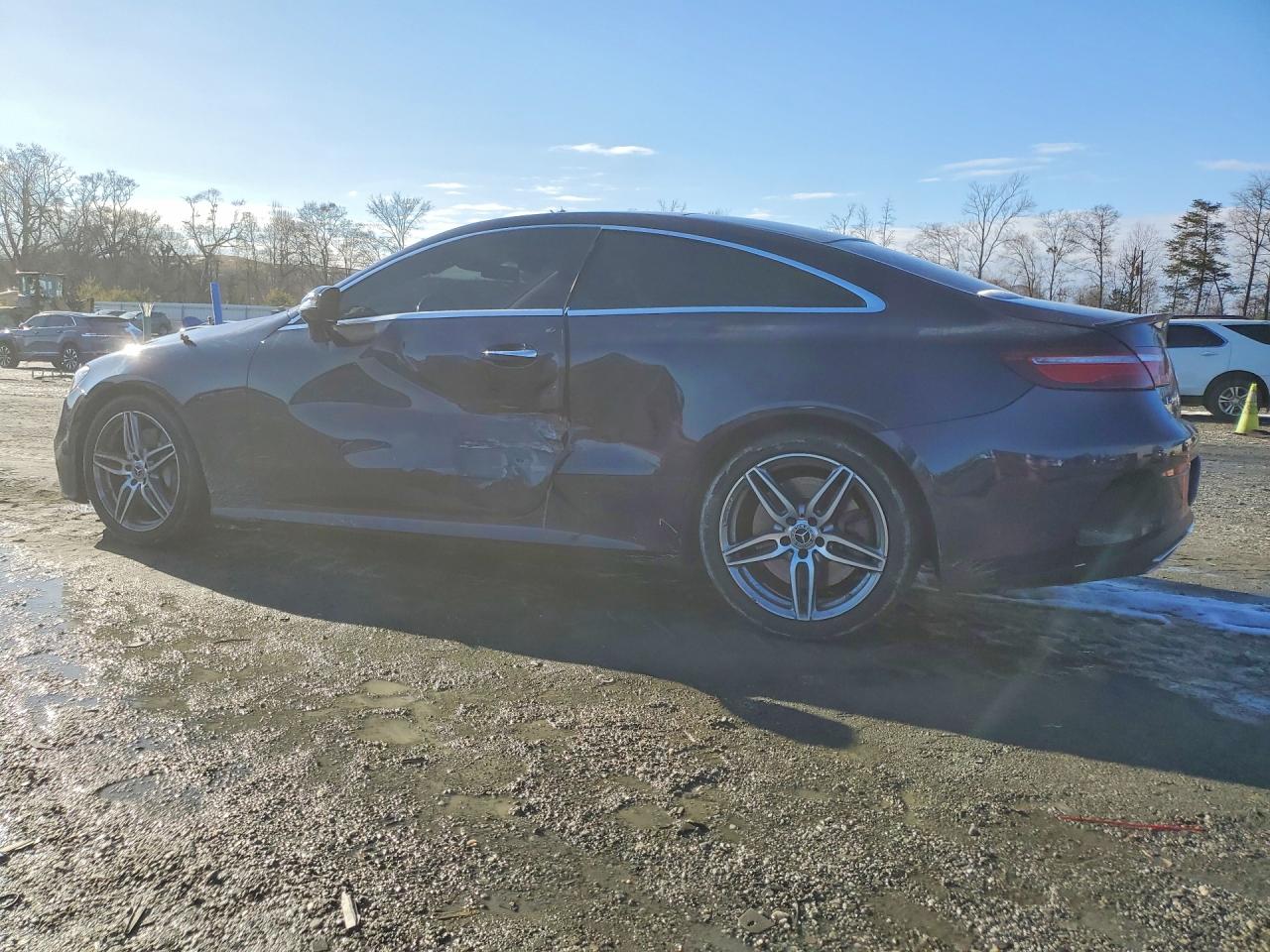 2018 Mercedes-Benz E-class VIN WDD1J6FB4JF011942 photo 2