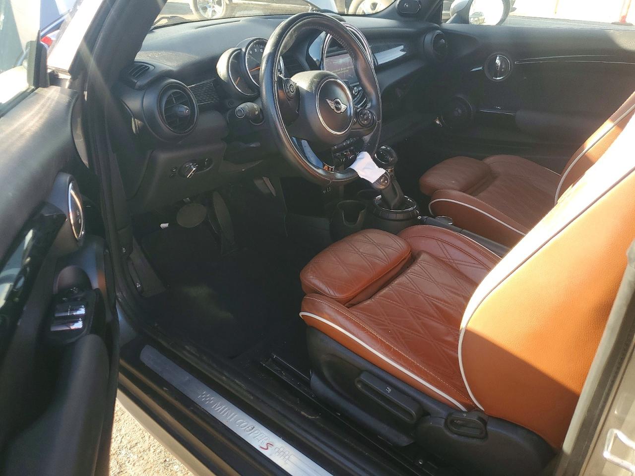 2016 Mini Cooper VIN WMWWG9C5XG3A91076 photo 8