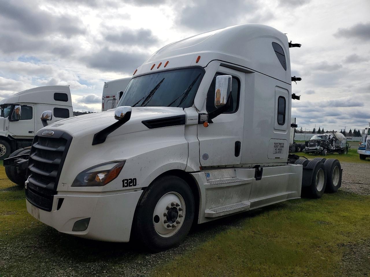 2022 FREIGHTLINER All other VIN 3AKJHHDR4NSNF1597 photo 2